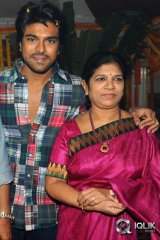 Celebrities With Mothers Exclusive Photos